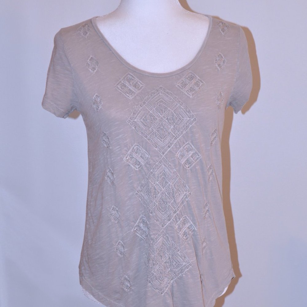 8/$20 Lucky Brand Scoop Neck Short Sleeve Shirt